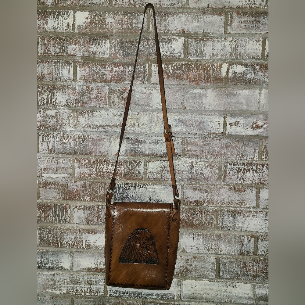 Hand-Tooled Brown Leather Crossbody Bag with Aztec Medallion - Picture 7 of 12